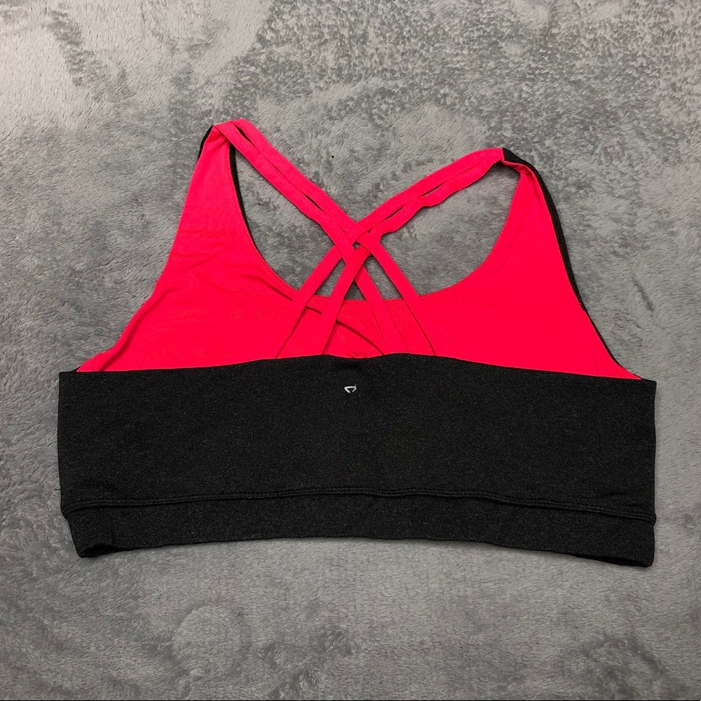 🔴3 For$30 NWOT Women’s Strappy Sports Bra